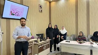 تقدیر از داروساز بیمارستان شهید دکتر بهشتی مراغه به مناسبت روز داروساز