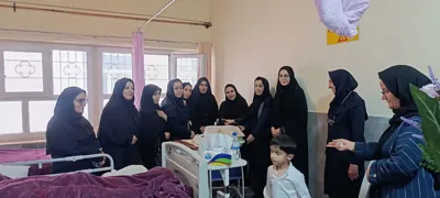 دیدار معاون فرمانداری و مسئولان بنیاد شهید با همسر و نوزاد تازه‌ متولدشده شهید اکبر احمدی مراغه