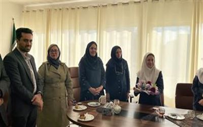 پایان یک مسیر پر افتخار؛ بدرقه گرم همکار مهربانمان در بیمارستان