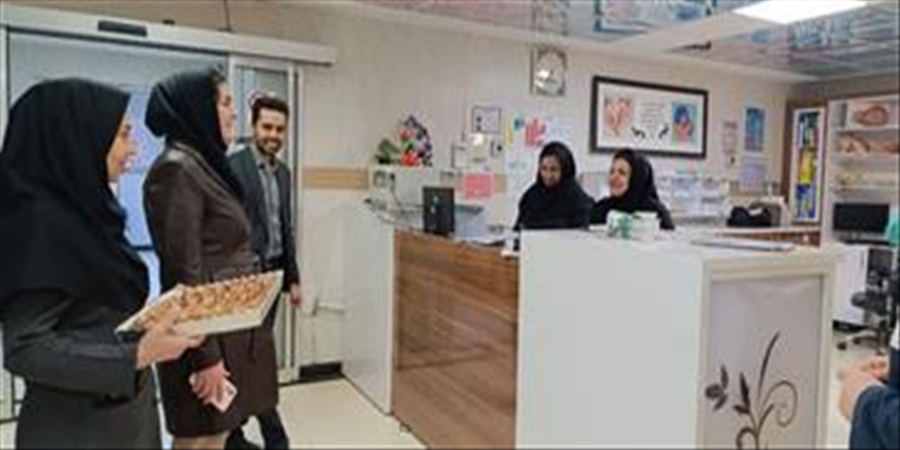 برگزاری آیین گرامیداشت روز مادر و زن در بیمارستان